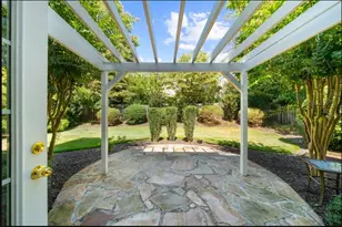 1010 Bradford Dr, Roswell, GA 30076 - Photo 2