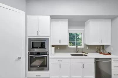 725 Taylor Court NE, Atlanta, GA 30324 - Photo 6
