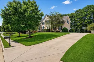 1035 Eagles Brooke Dr, Locust Grove, GA 30248 - Photo 2