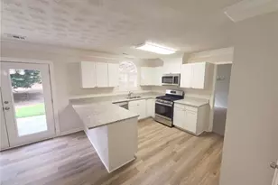 3205 Summit Pl Dr, Loganville, GA 30052 - Photo 2