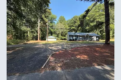 200 Gordon Circle SW, Mableton, GA 30126 - Photo 2