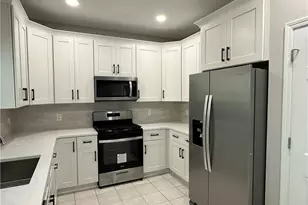 205 Foe Creek Ct, Roswell, GA 30076 - Photo 8