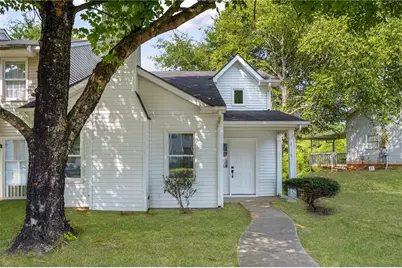 2176 Wellington Circle, Lithonia, GA 30058 - Photo 2