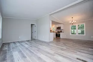 61 Crest Rd, Carrollton, GA 30116 - Photo 18