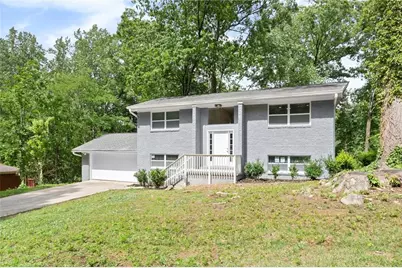 495 Larchmont Circle NW, Atlanta, GA 30318 - Photo 4