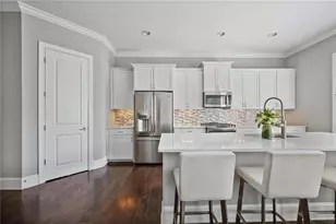1762 Alec Pl, Atlanta, GA 30329 - Photo 4