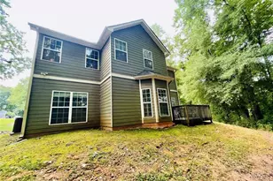 933 Vinings Dr, Winder, GA 30680 - Photo 2