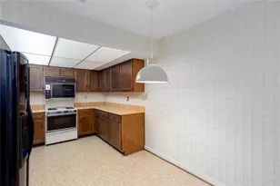 891 Lake Hollow Blvd SW, Marietta, GA 30064 - Photo 6