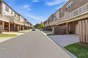 402 Montclair Ct, Woodstock, GA 30188 - Photo 34