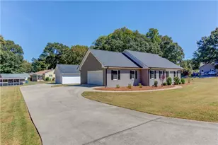 51 Alexander St, Winder, GA 30680 - Photo 2
