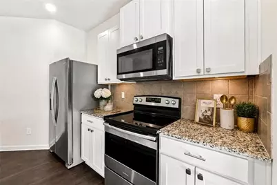 5699 Union Pointe Drive, Union City, GA 30291 - Photo 8