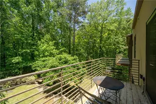 643 Larchmont Cir NW, Atlanta, GA 30318 - Photo 18