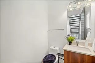 643 Larchmont Cir NW, Atlanta, GA 30318 - Photo 6