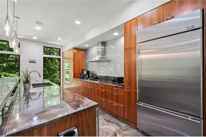 643 Larchmont Circle NW, Atlanta, GA 30318 - Photo 10