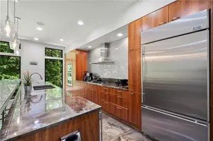 643 Larchmont Cir NW, Atlanta, GA 30318 - Photo 10
