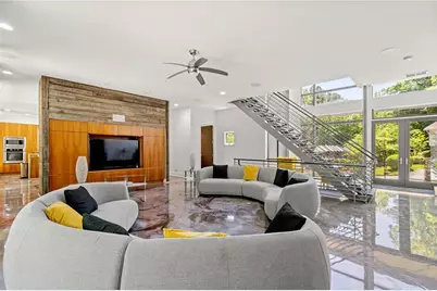 643 Larchmont Circle NW, Atlanta, GA 30318 - Photo 4
