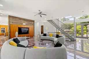 643 Larchmont Cir NW, Atlanta, GA 30318 - Photo 4
