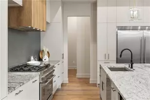 680 Carriage Dr, Sandy Springs, GA 30328 - Photo 8