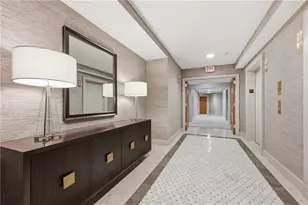700 Park Regency Pl NE, Atlanta, GA 30326 - Photo 4