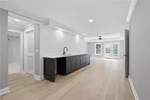 160 Treadstone Overlook, Suwanee, GA 30024 - Photo 4