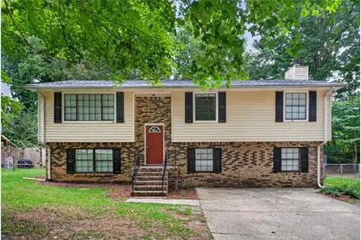 8948 Raven Drive, Jonesboro, GA 30238 - Photo 2