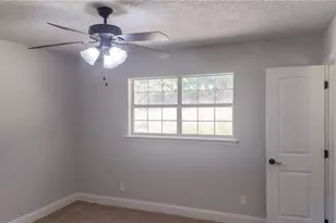 155 Liberty Pl SW, Calhoun, GA 30701 - Photo 4