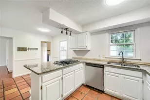 1349 Murdock Rd, Marietta, GA 30062 - Photo 10