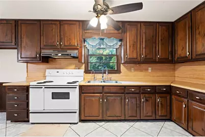 1739 Pleasant Hill Trail, Lithonia, GA 30058 - Photo 8