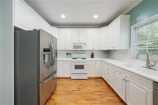 2499 Emerald Ridge Ct NE, Atlanta, GA 30345 - Photo 8