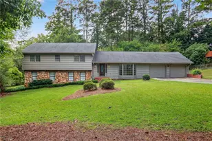 447 Cove Dr, Marietta, GA 30067 - Photo 1