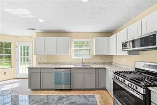 9426 Carnes Crossing Cir, Jonesboro, GA 30236 - Photo 12