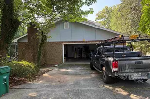 406 Ohern Ct, Stone Mountain, GA 30088 - Photo 2
