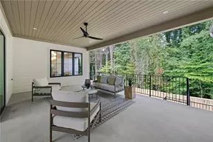 4901 Cambridge Dr, Dunwoody, GA 30338 - Photo 8