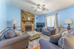 728 Mountain Village Dr, Stone Mountain, GA 30083 - Photo 6