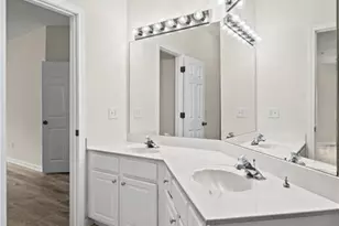 8806 Fairview Bluff Rd, Johns Creek, GA 30022 - Photo 12