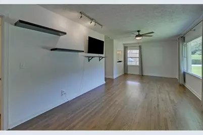 1398 Cumberland Drive, Gainesville, GA 30501 - Photo 4