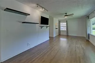 1398 Cumberland Dr, Gainesville, GA 30501 - Photo 4