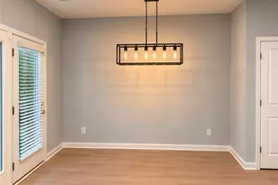 6368 Kennonbriar Ct, Lithonia, GA 30058 - Photo 4