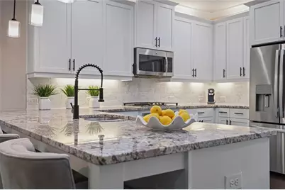 1016 Township Square, Alpharetta, GA 30022 - Photo 16