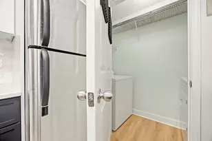 1075 Peachtree Walk NE, Atlanta, GA 30309 - Photo 6
