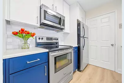 1075 Peachtree Walk NE #A301, Atlanta, GA 30309 - Photo 4