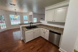 9469 Carnes Crossing Cir, Jonesboro, GA 30236 - Photo 10