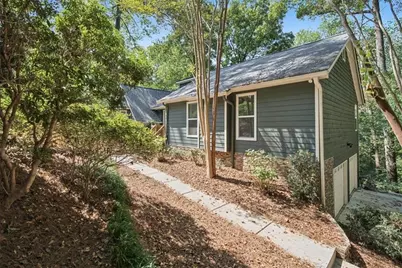 98 Geraldine Drive SE, Smyrna, GA 30082 - Photo 2