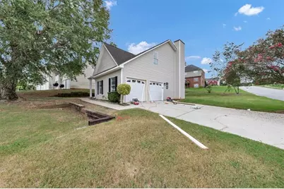 110 Carriage Lake Drive, Stockbridge, GA 30281 - Photo 2