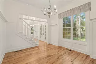 180 Courtland Dr, Fayetteville, GA 30215 - Photo 2