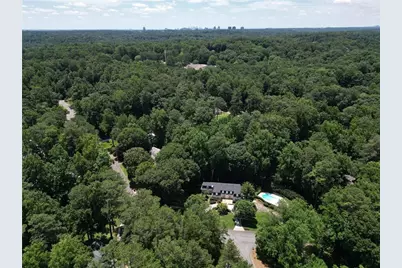 8180 Tynecastle Drive, Sandy Springs, GA 30350 - Photo 34