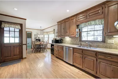 2747 Pinestream Drive NE, Marietta, GA 30068 - Photo 18
