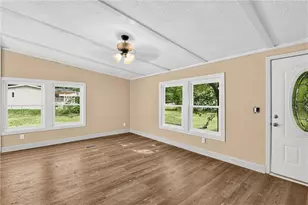 240 Norfolk Dr, Hampton, GA 30228 - Photo 6