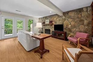 1237 Druid Knoll Dr NE, Brookhaven, GA 30319 - Photo 4