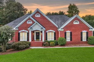 613 Eagle River Ln, Grayson, GA 30017 - Photo 2